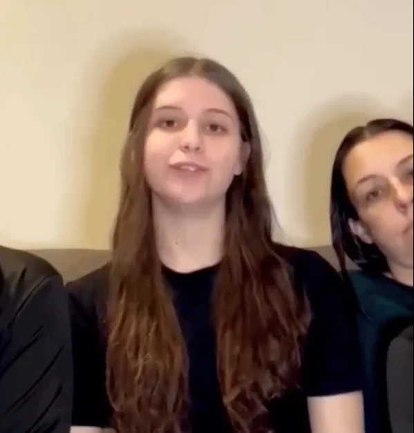 Camilly tem 15 anos e foi diagnosticada com um tumor no cérebro.